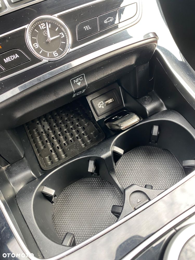 Mercedes-Benz Klasa E 220 d 9G-TRONIC - 22