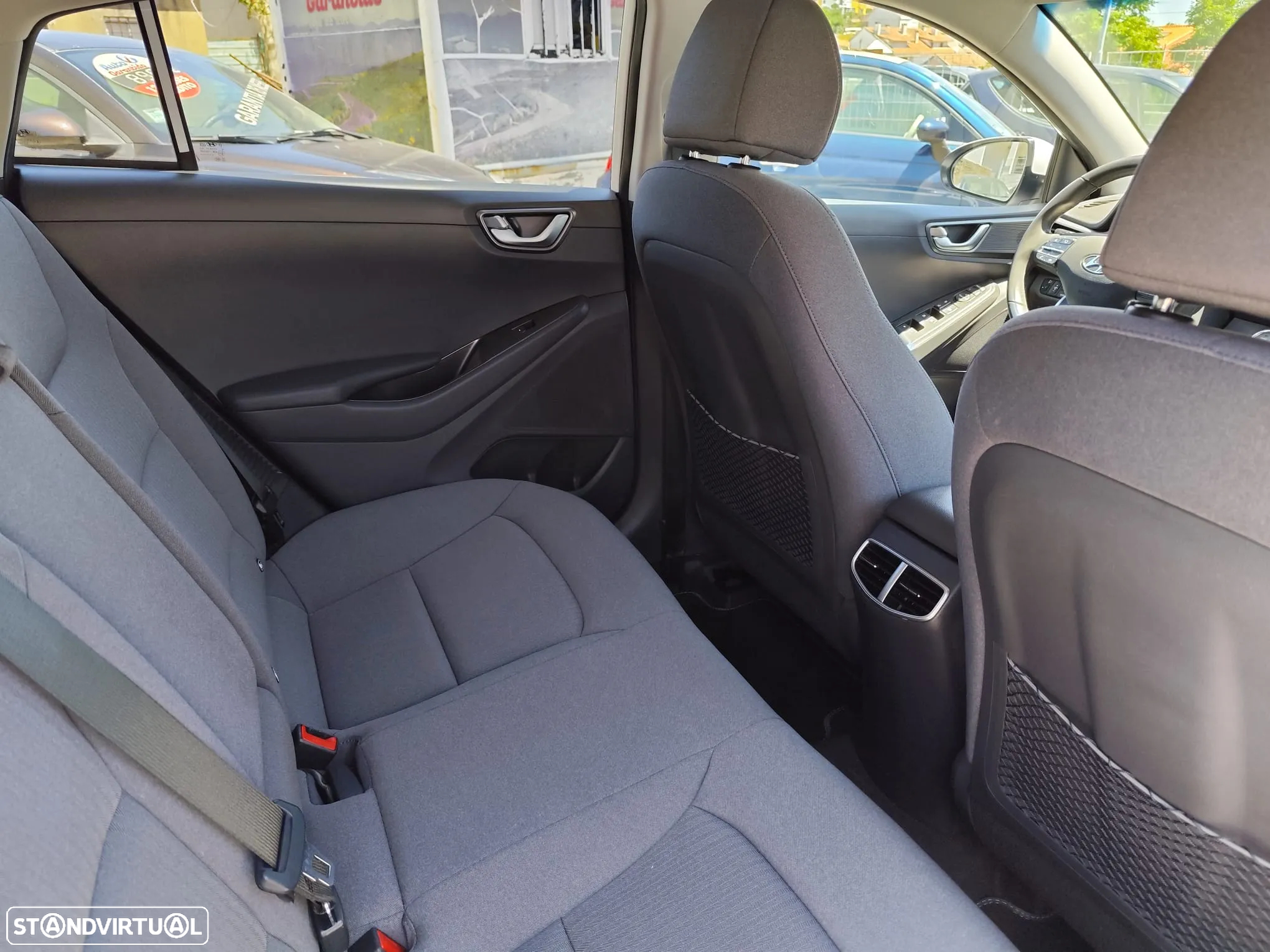 Hyundai Ioniq 1.6 GDI PHEV Tech - 10