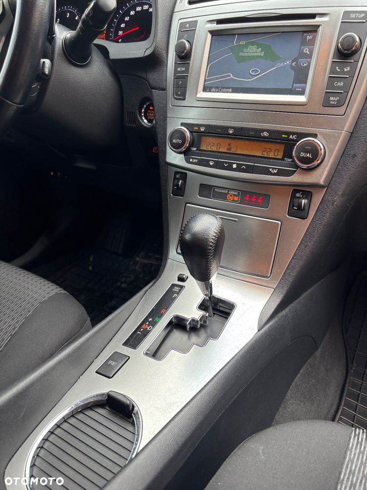 Toyota Avensis 2.2 D-CAT Sol - 20