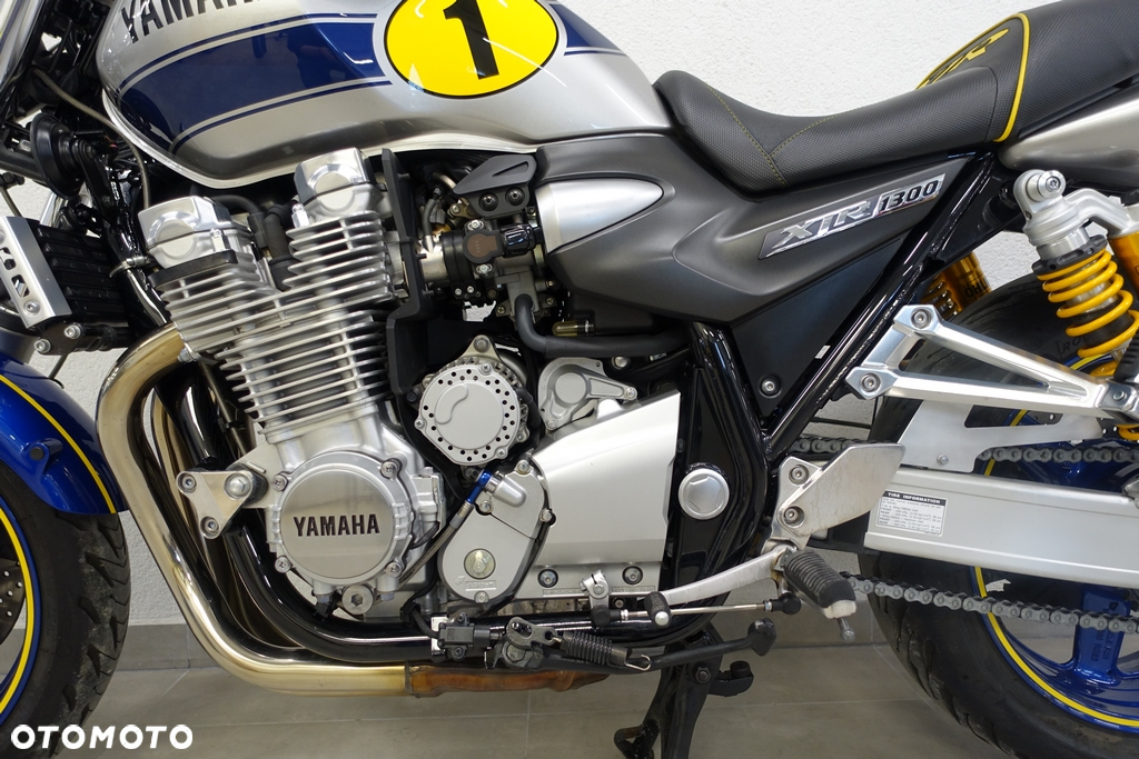 Yamaha XJR - 8