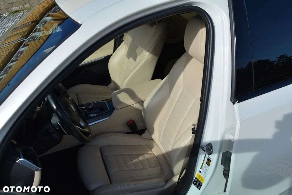 BMW Seria 3 330i xDrive Sport Line sport - 19