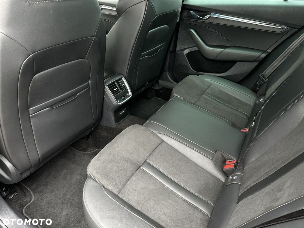 Skoda Octavia 2.0 TDI 4x4 Scout DSG - 12