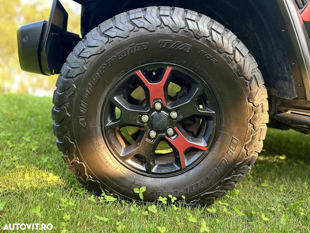 Jeep Wrangler - 33