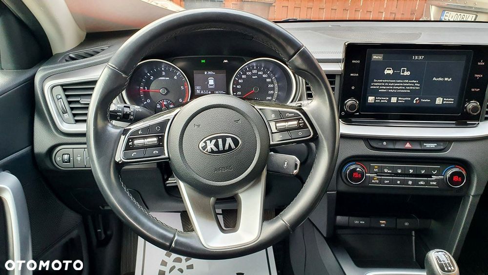 Kia Ceed - 23