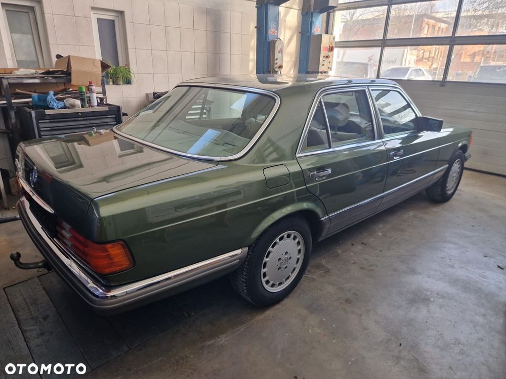 Mercedes-Benz 280 - 12