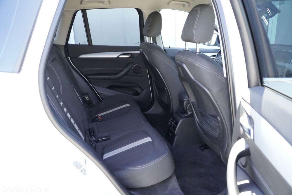 BMW X1 sDrive18d Advantage sport - 7