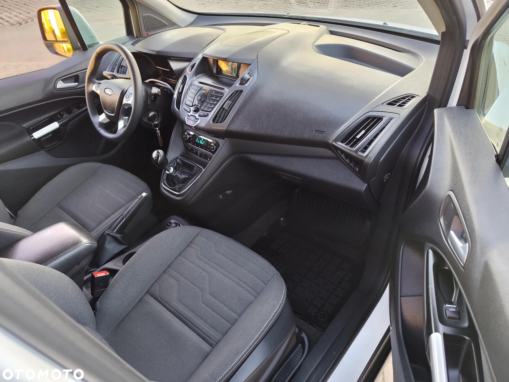 Ford Tourneo Connect Grand - 12