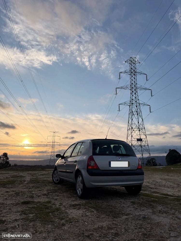 Renault Clio 1.4 16V Privilège - 3