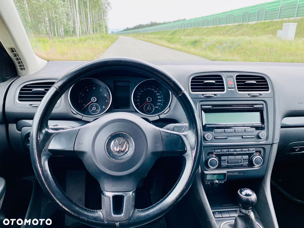 Volkswagen Golf 1.2 TSI BlueMotion Technology Comfortline - 38