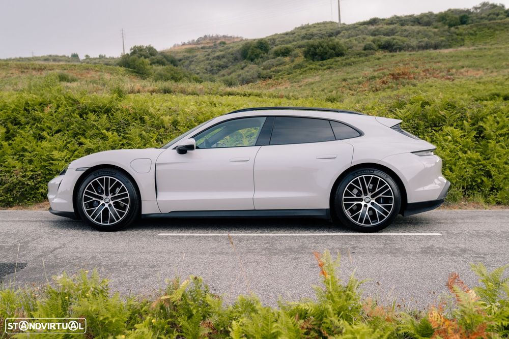 Porsche Taycan Sport Turismo - 6