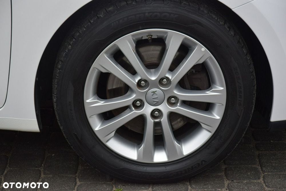 Kia Ceed 1.4 CVVT Dream Team Edition - 11