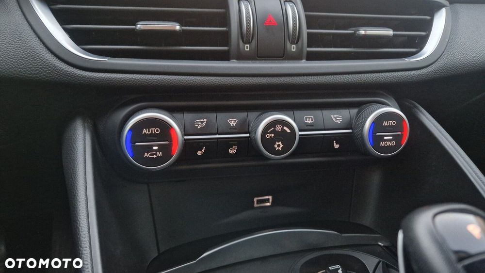 Alfa Romeo Giulia 2.2 D Turbo Super - 29