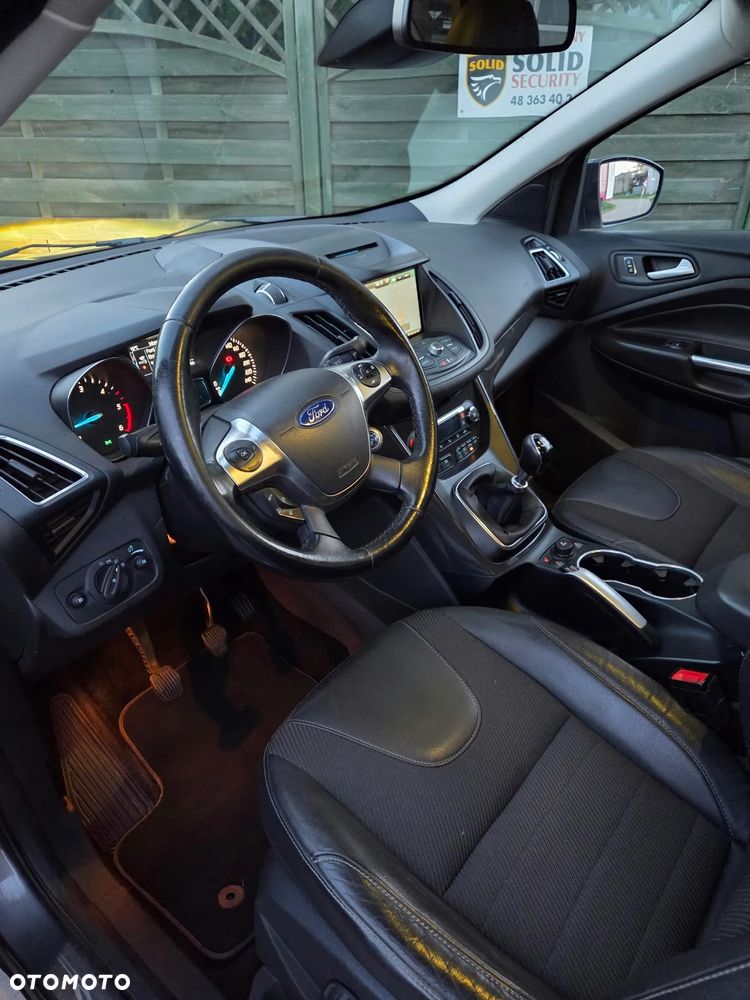 Ford Kuga - 12