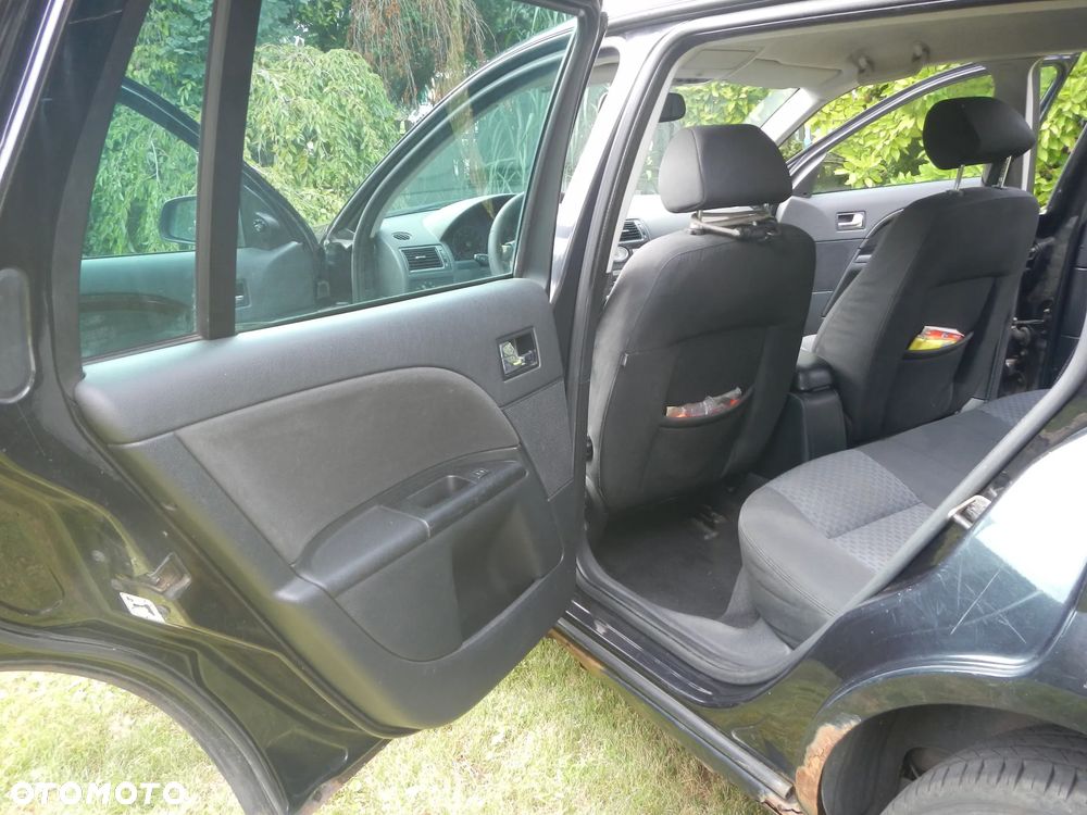 Ford Mondeo 2.0 Ghia - 11