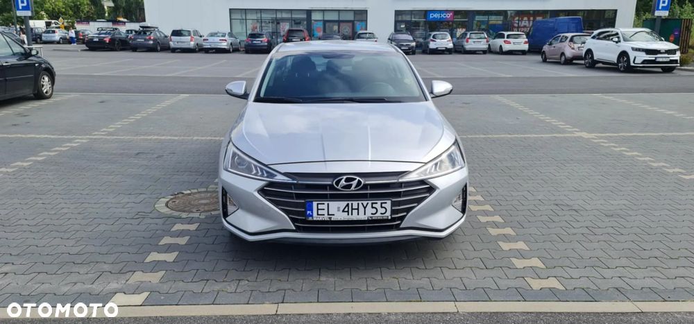 Hyundai Elantra 1.6 Comfort - 3