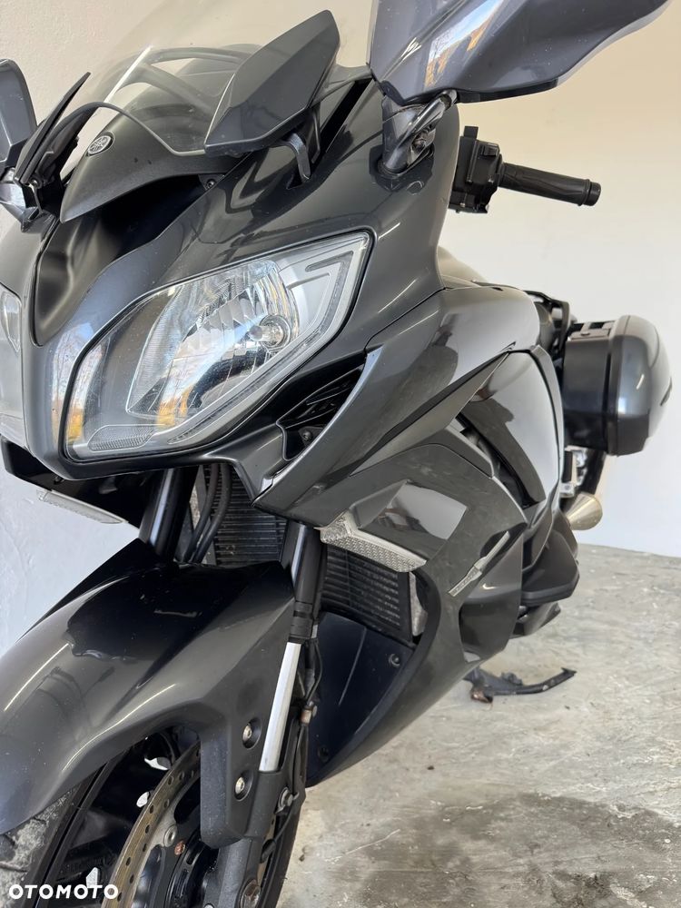Yamaha FJR - 27