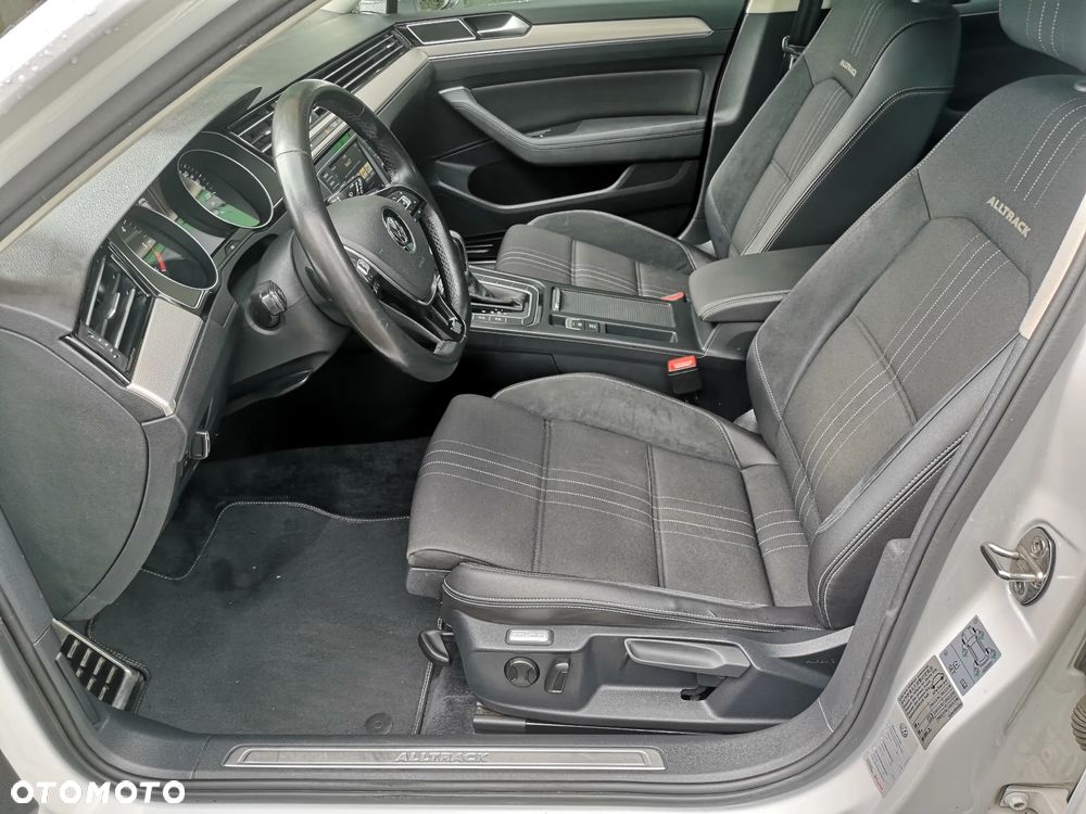 Volkswagen Passat Alltrack 2.0 TDI SCR 4Motion DSG - 22