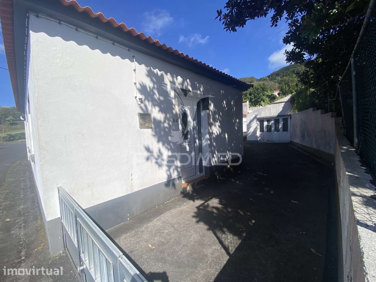Moradia T4 na Ribeira do Nabo – Urzelina, São Jorge - Grande imagem: 3/37