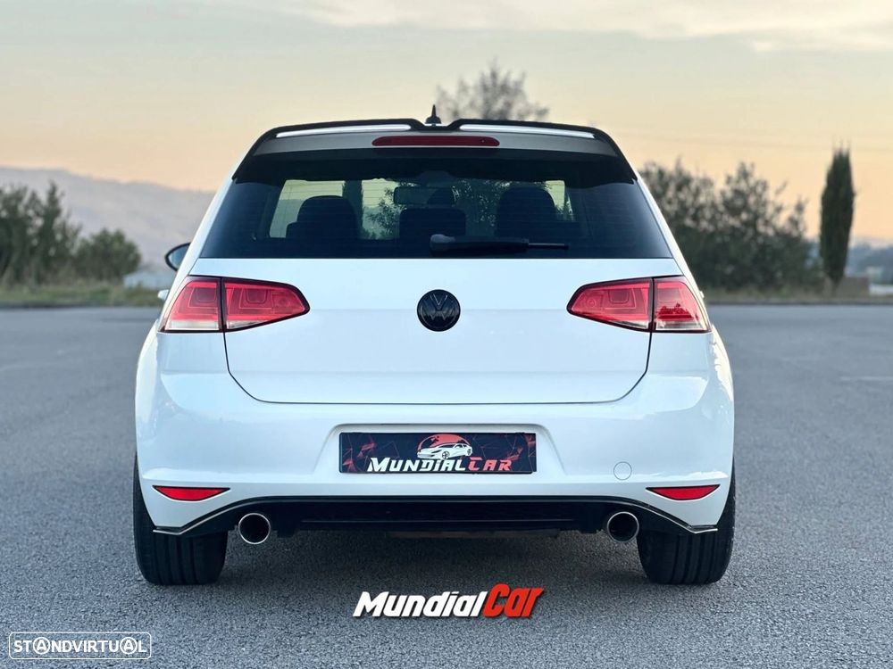 VW Golf 1.6 TDi Highline - 10