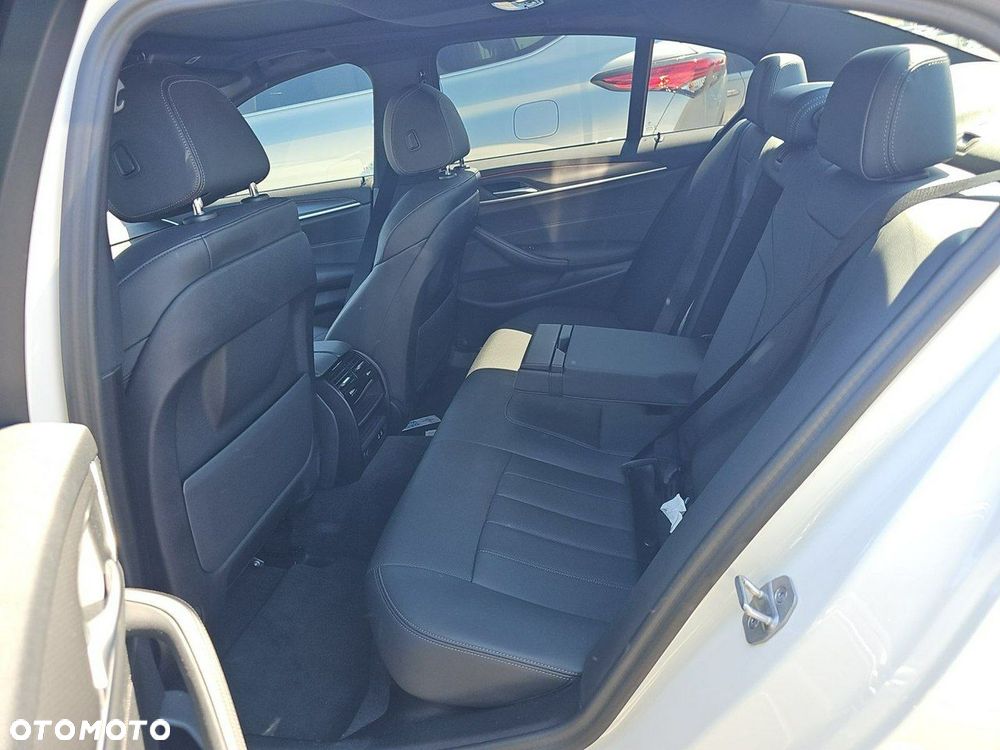 BMW Seria 5 530i M Sport sport - 12