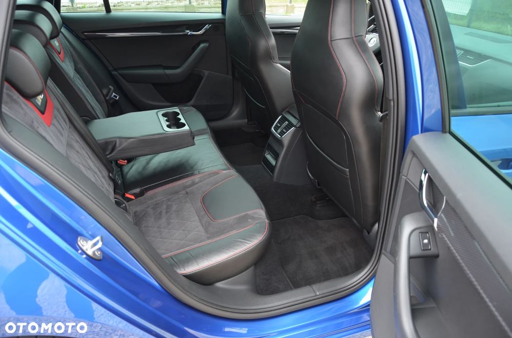 Skoda Octavia Combi 2.0 TDI DSG RS - 28