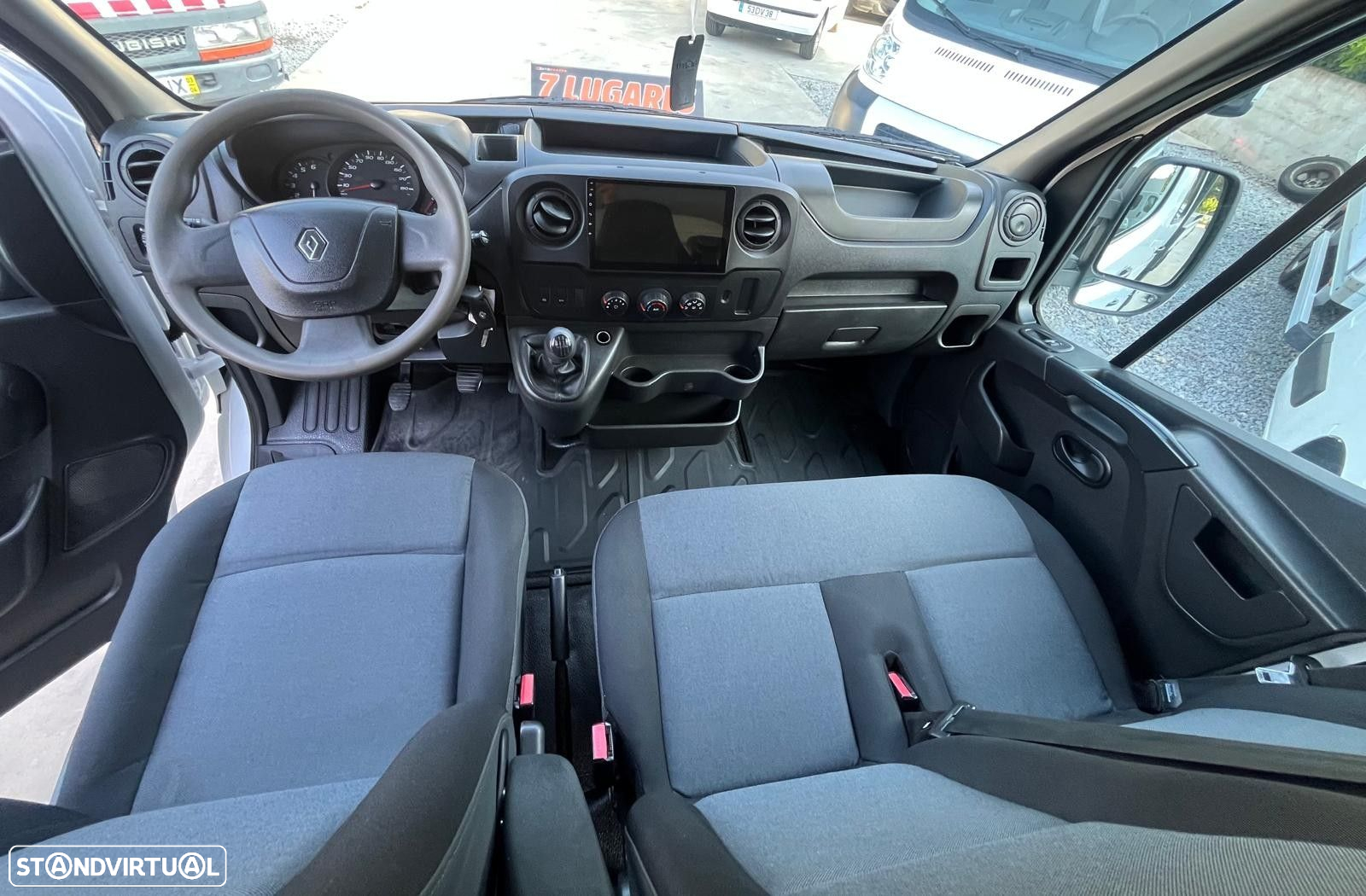 Renault Master 7 Lugares + Basculante - 10