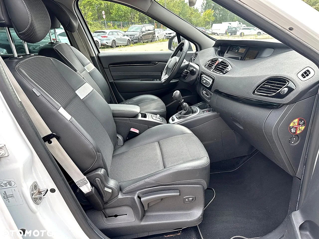 Renault Scenic 1.4 16V TCE Bose Edition - 15