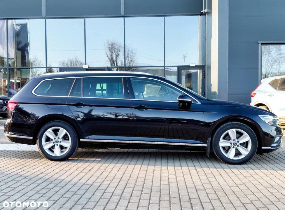 Volkswagen Passat - 4