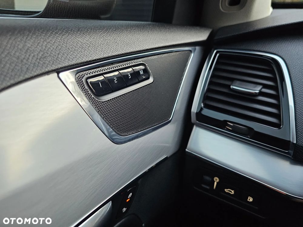 Volvo XC 90 T8 AWD Plug-In Hybrid Momentum 7os - 27
