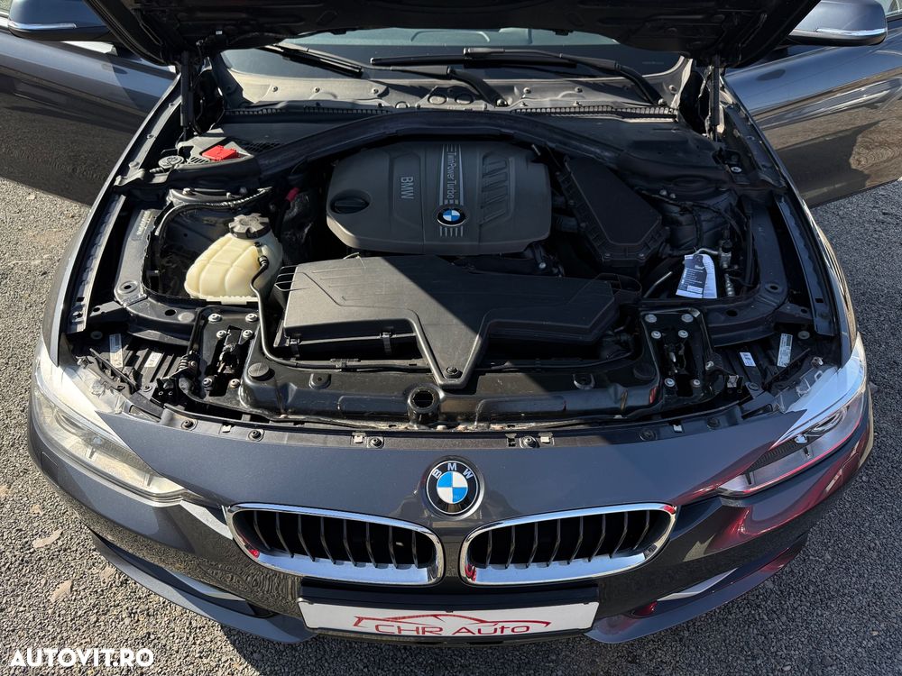 BMW Seria 3 320d xDrive - 28
