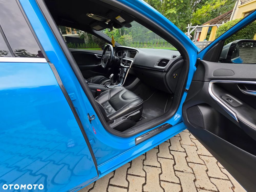 Volvo V40 D2 R Design - 5