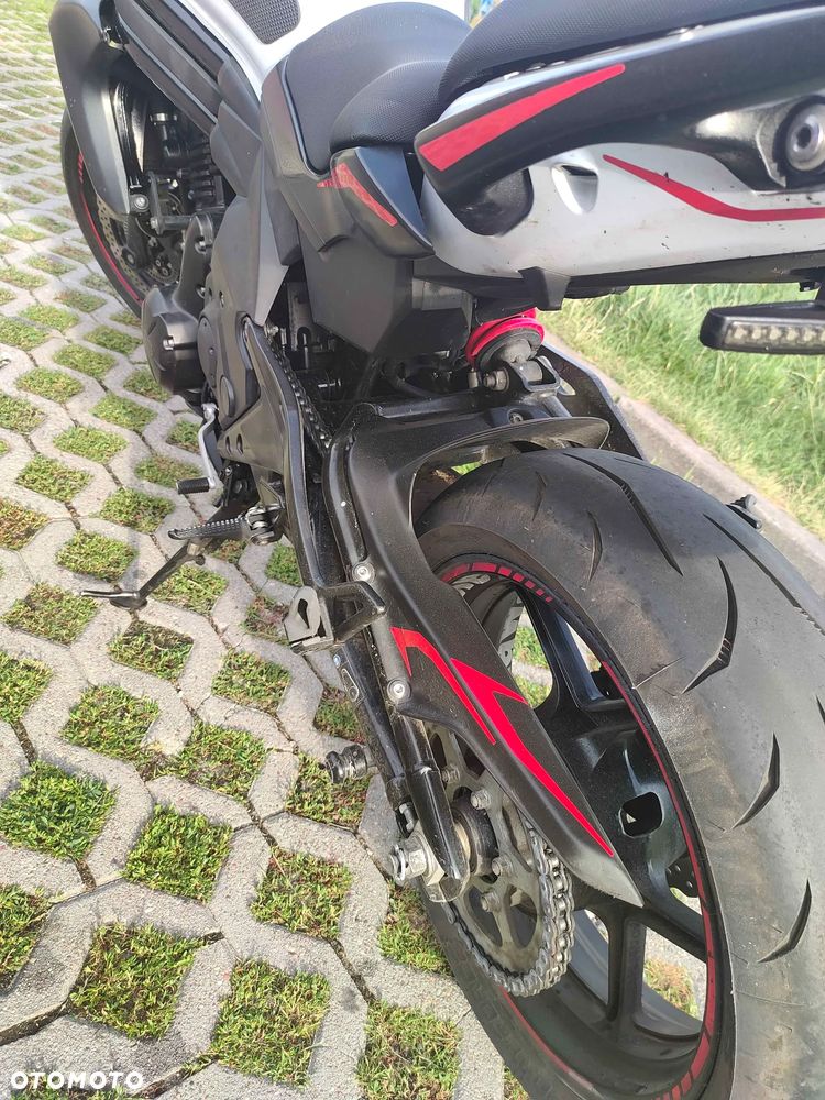 Kawasaki ER - 9