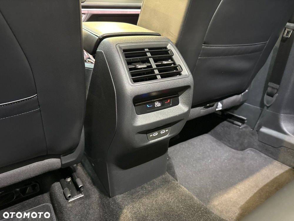 Volkswagen Tiguan 1.5 eTSI Elegance DSG - 19