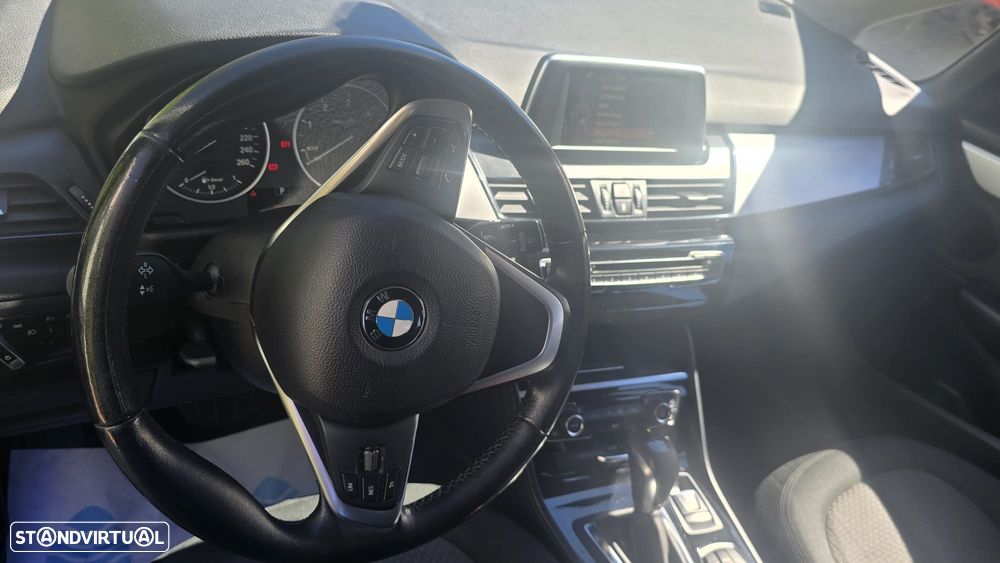 BMW 218 - 6
