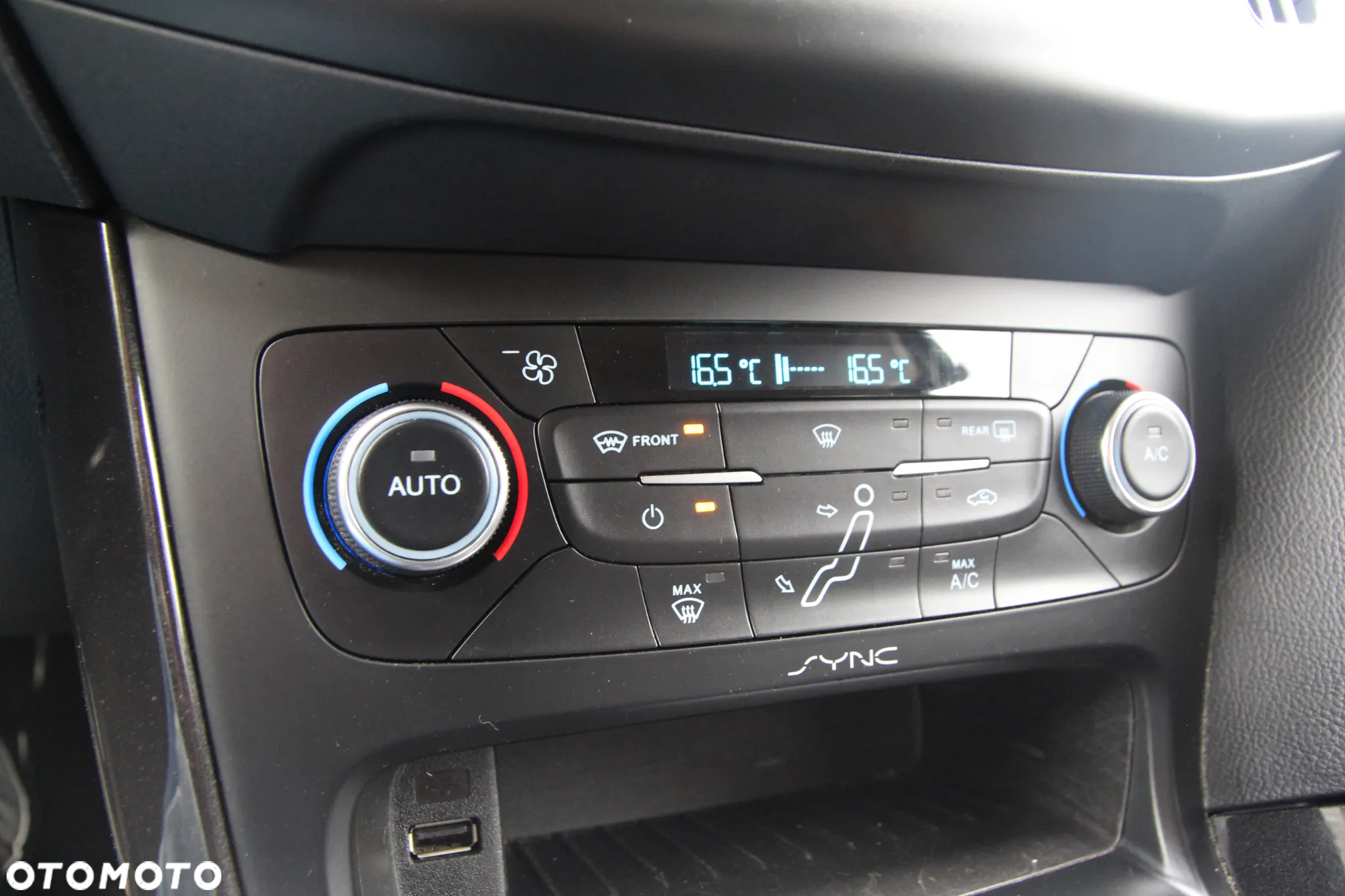 Ford Focus - 37