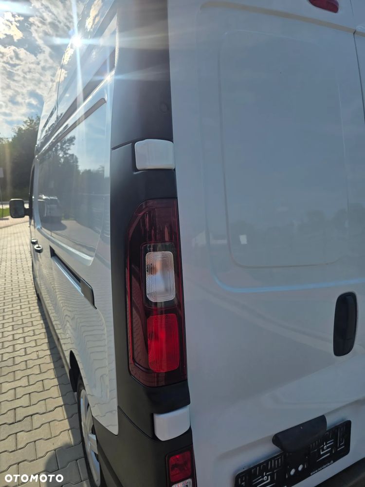 Renault Trafic vivaro 2018 r L2H2 przebieg 107400 km dlugi wysoki klima tempomat nawigacja - 32