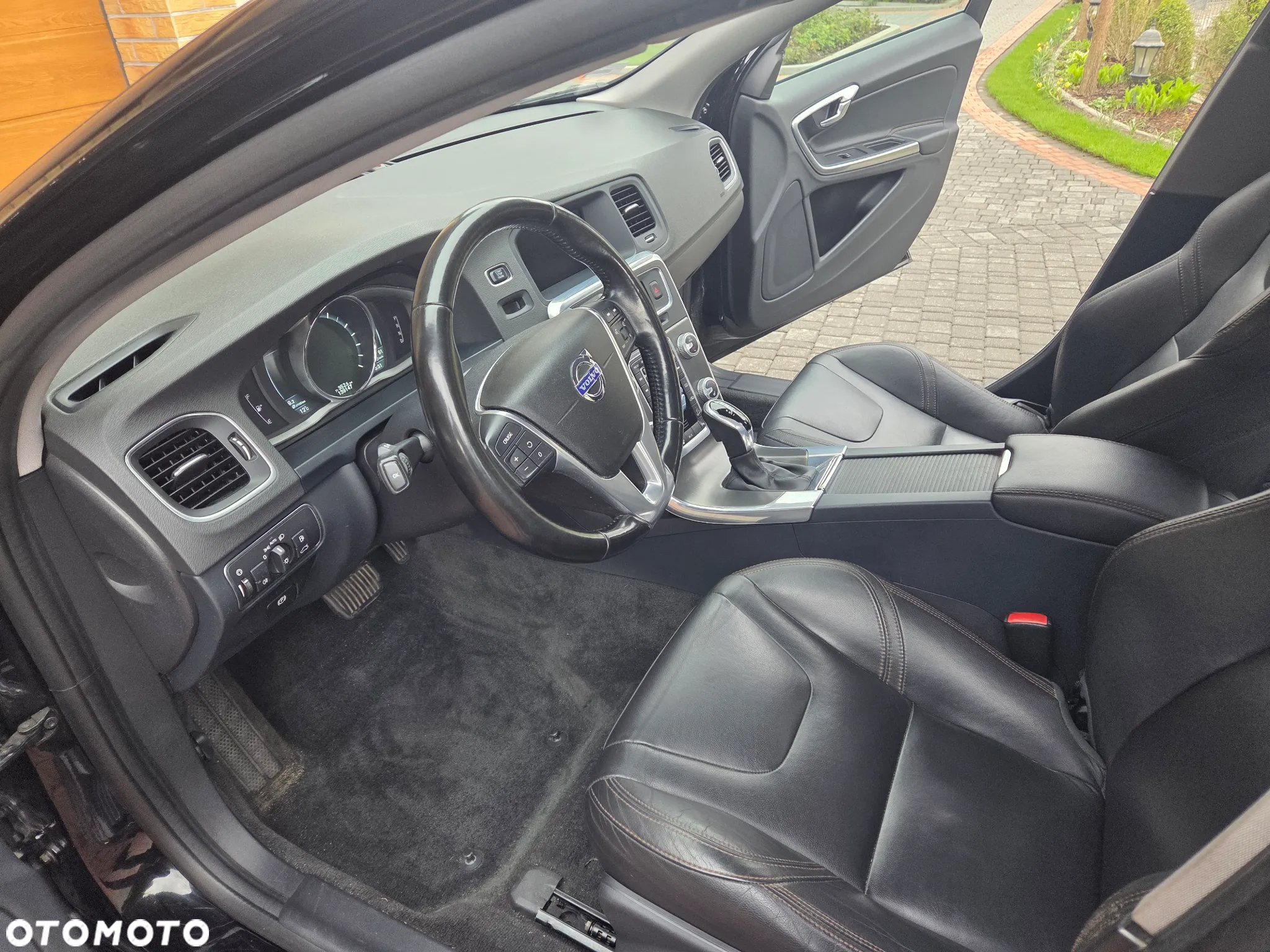 Volvo V60 Cross Country T5 AWD Summum - 17