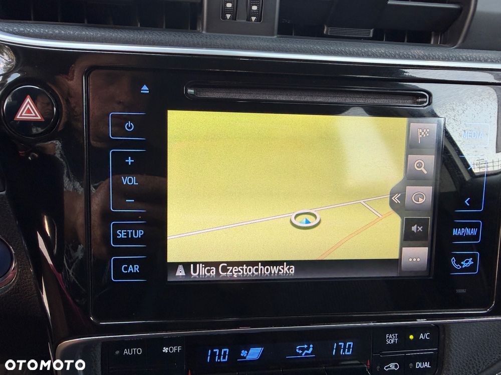 Toyota Auris Hybrid 135 Prestige - 17