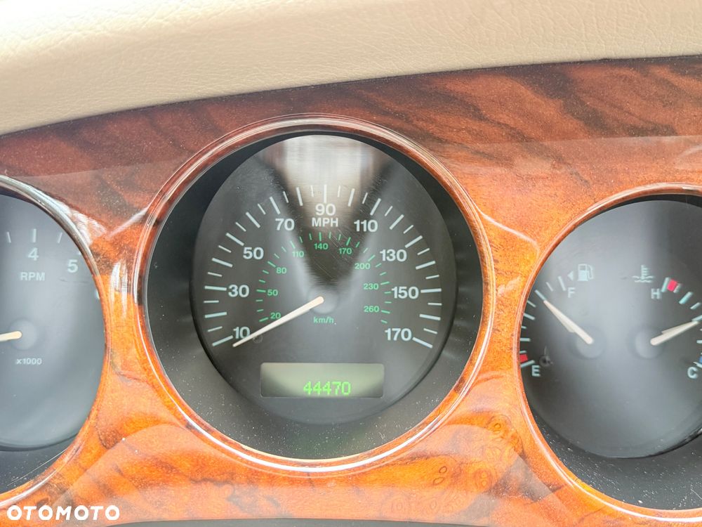 Jaguar XK8 - 32