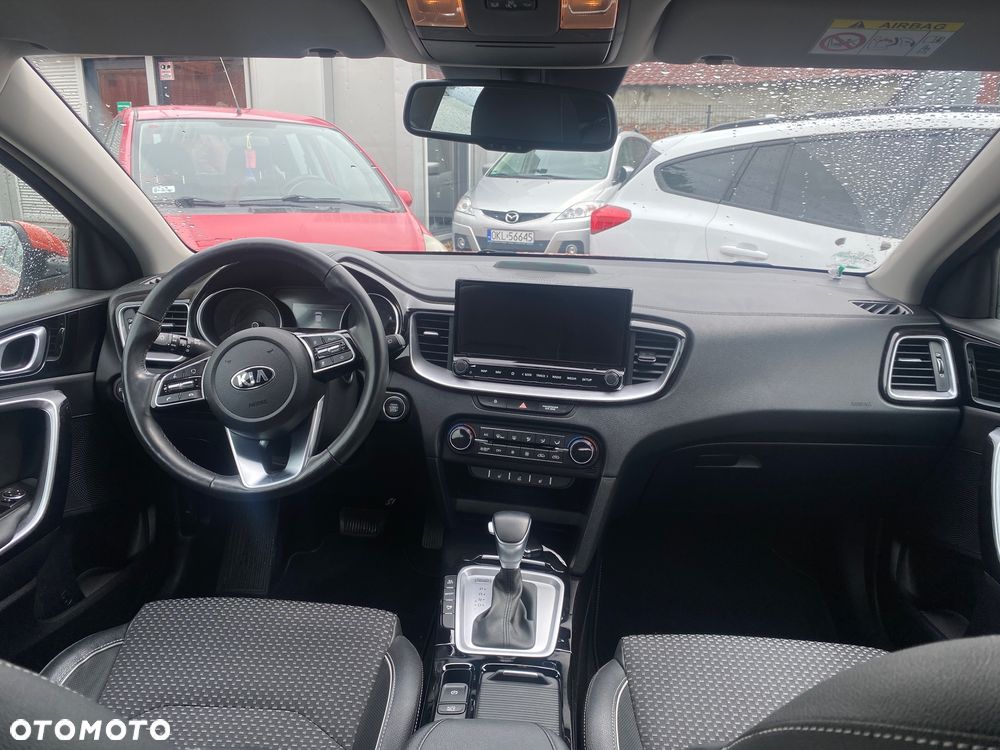 Kia XCeed - 14