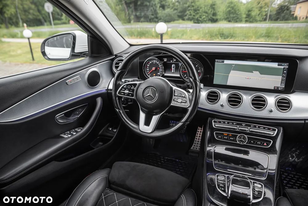Mercedes-Benz Klasa E 220 d 4Matic All-Terrain 9G-TRONIC Exclusive - 29