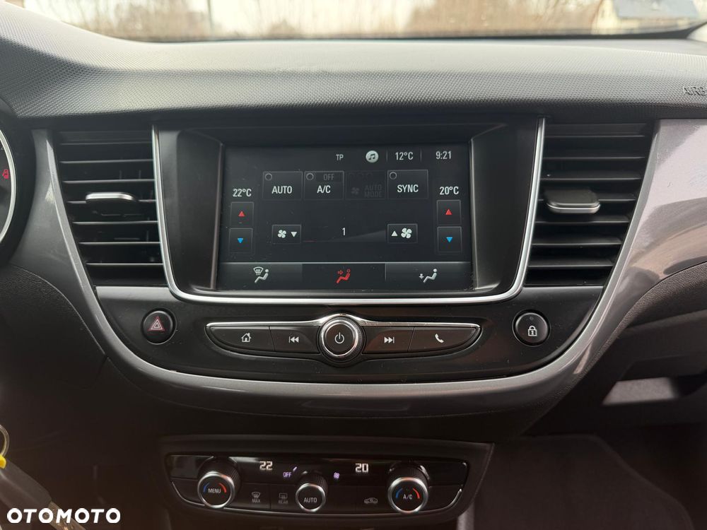 Opel Crossland X - 17