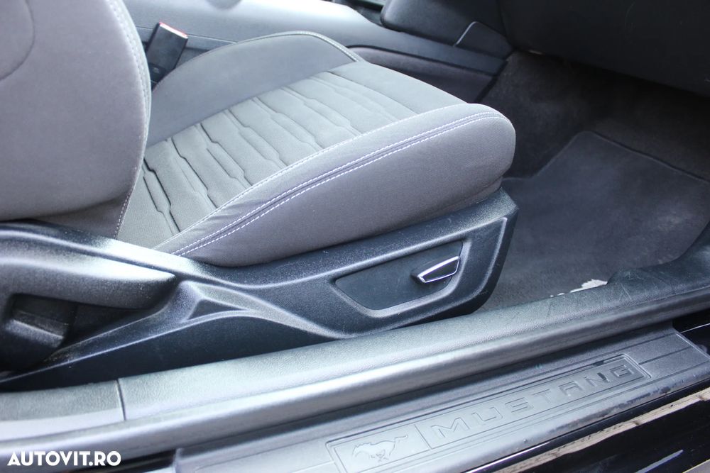 Ford Mustang 2.3 EcoBoost Aut. - 33