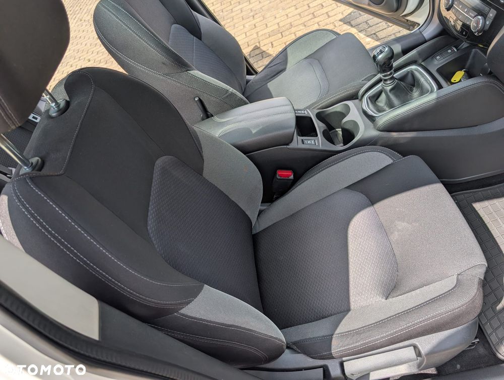 Nissan Qashqai 1.3 DIG-T N-Connecta - 32