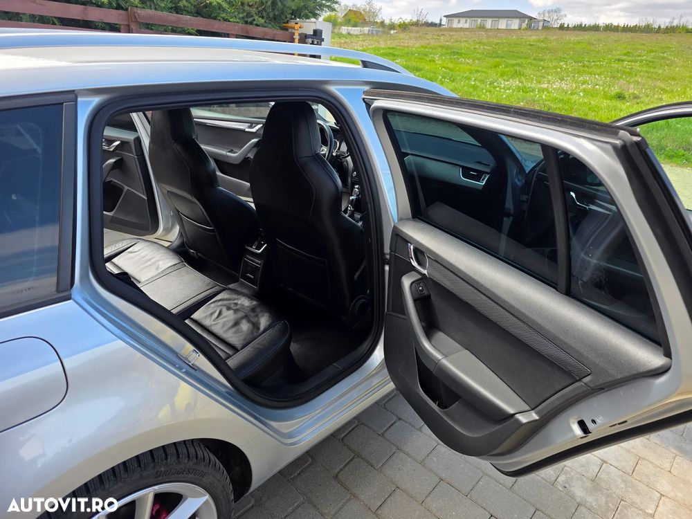 Skoda Octavia 2.0 TDI DSG RS - 12