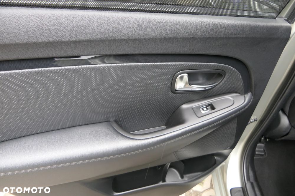 Kia Carens 1.6 GDI L 7os - 30