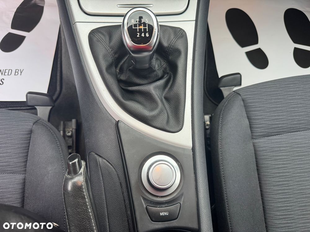 BMW Seria 1 120d - 30