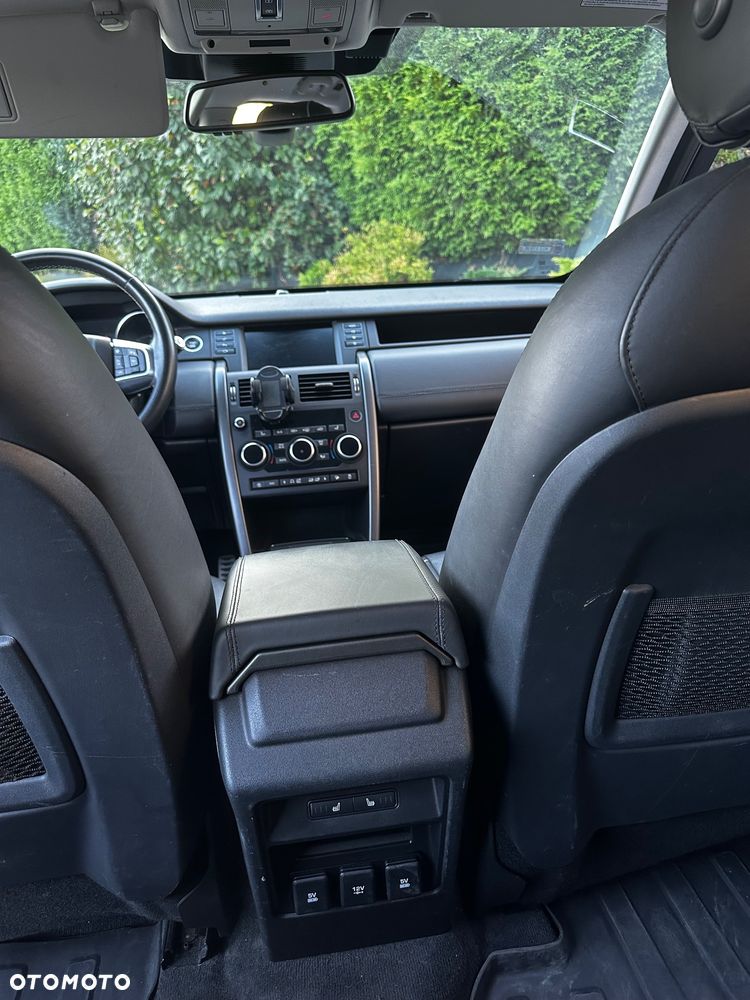 Land Rover Discovery Sport 2.0 P250 mHEV R-Dynamic HSE - 16