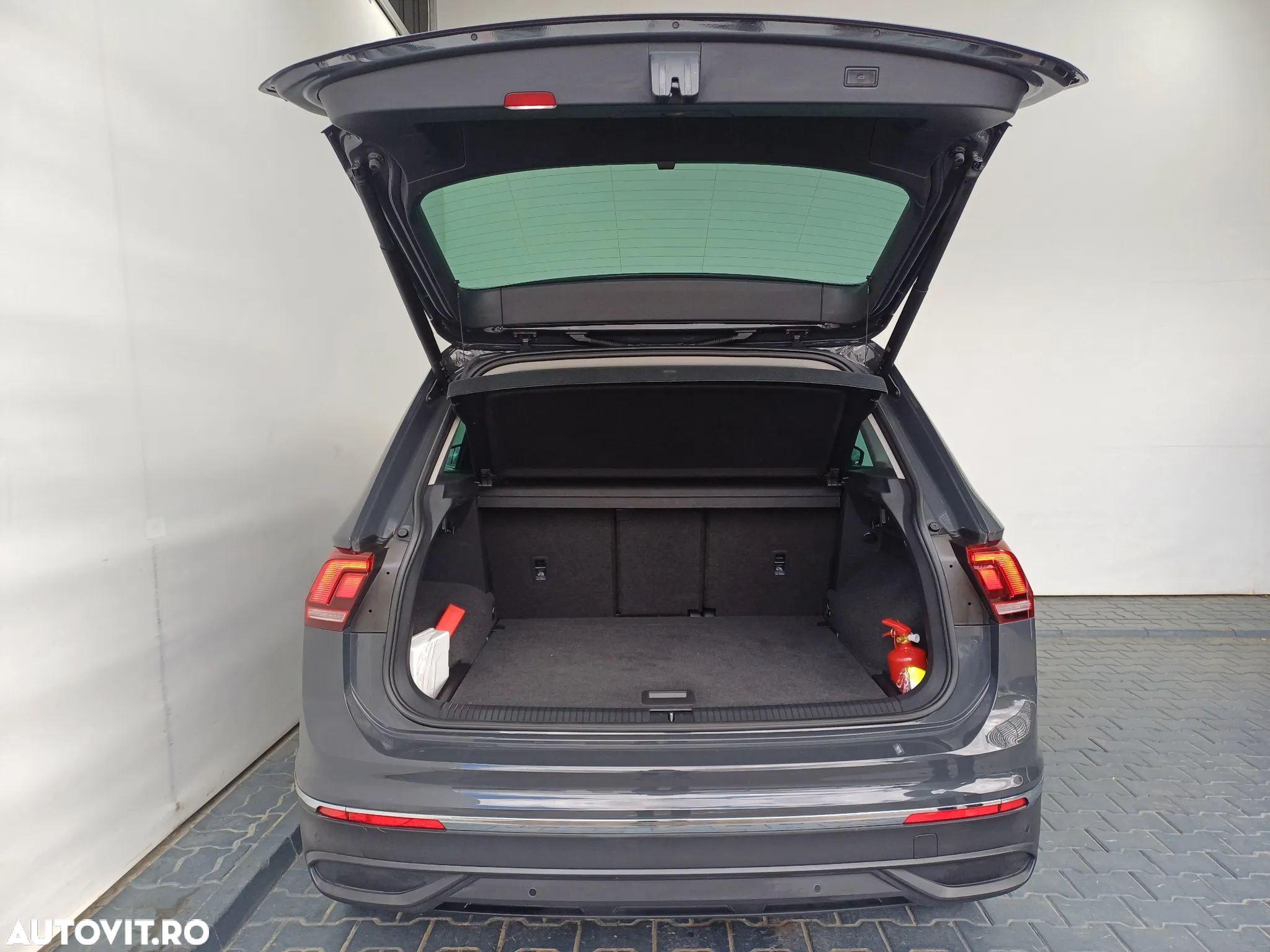 Volkswagen Tiguan 2.0 TDI SCR DSG 4Motion Life - 33