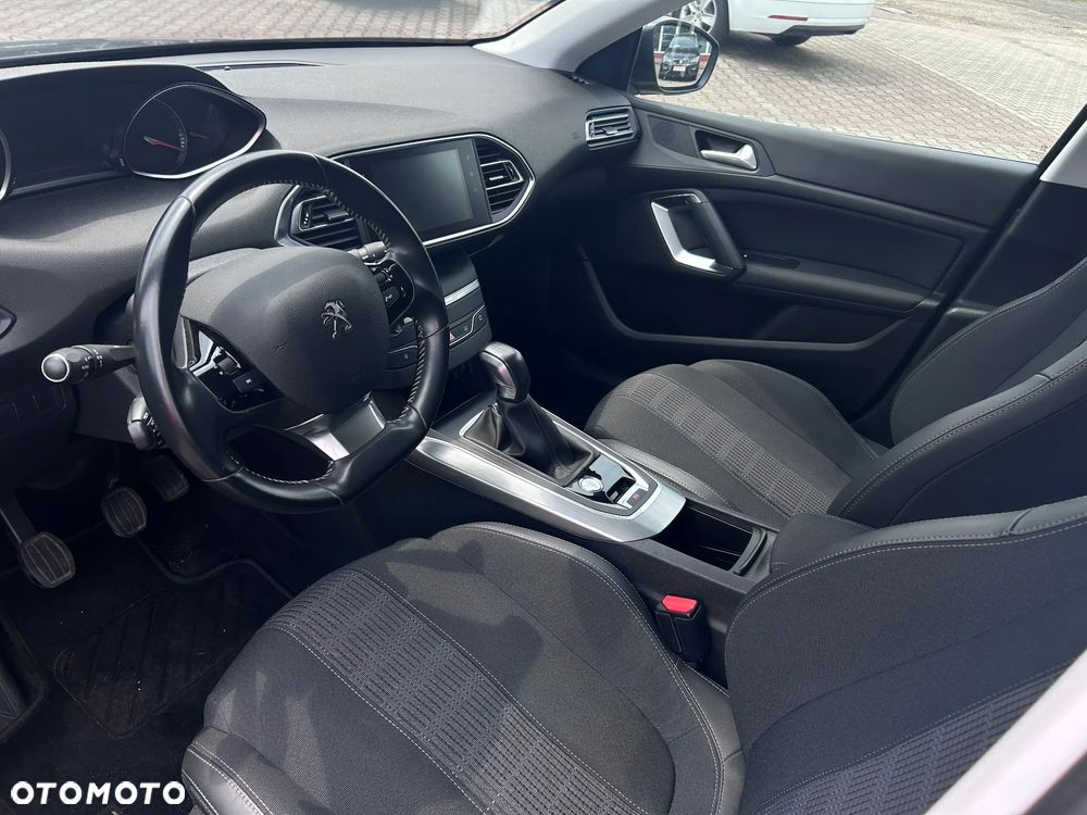 Peugeot 308 1.2 PureTech GPF Allure S&S - 9
